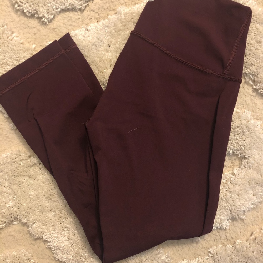 Women’s maroon Lululemon crop leggings - size 4